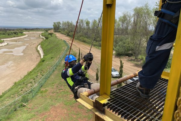 Rescate Con cuerdas